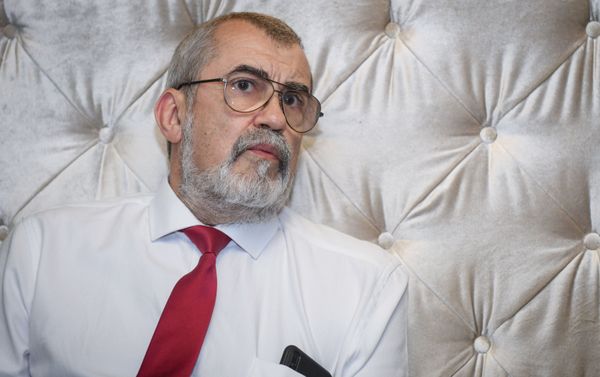 Заведующий кафедрой инфекционных болезней и эпидемиологии РНИМУ им. Н.И. Пирогова, главный инфекционист ФМБА России Владимир Никифоров  - Sputnik Азербайджан