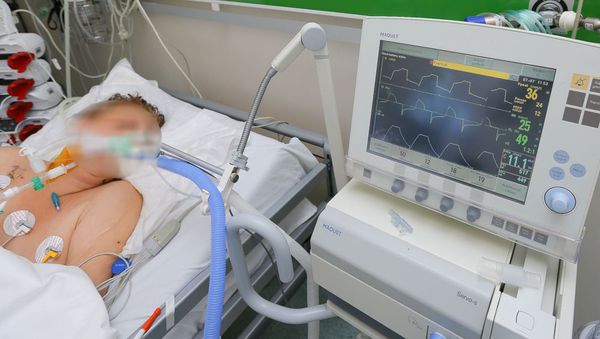 Медик в Госпитале Таможенного Комитета, фото из архива - Sputnik Азербайджан