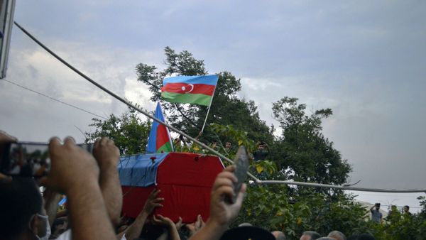 Şəhid mayor Anar Novruzovun dəfn mərasimi - Sputnik Азербайджан
