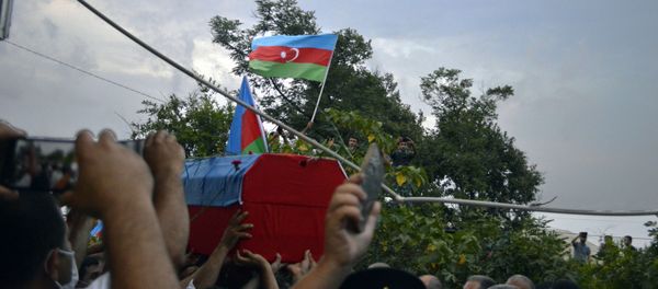 Şəhid mayor Anar Novruzovun dəfn mərasimi - Sputnik Азербайджан