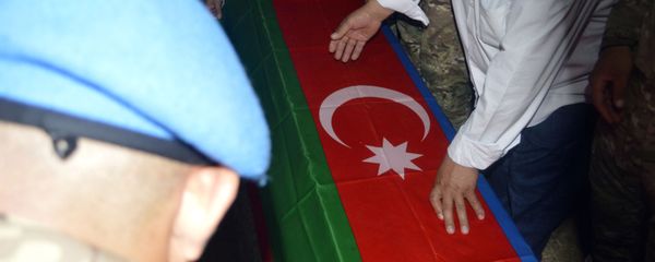 Şəhid mayor Anar Novruzovun dəfn mərasimi - Sputnik Азербайджан