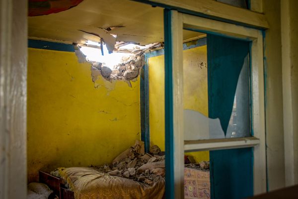 Повреждения в жилом доме, пострадавшем в результате обстрела в селе Дондар Гушчу Товузского района Азербайджана - Sputnik Азербайджан