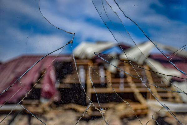 Повреждения в жилом доме, пострадавшем в результате обстрела в селе Дондар Гушчу Товузского района Азербайджана - Sputnik Азербайджан