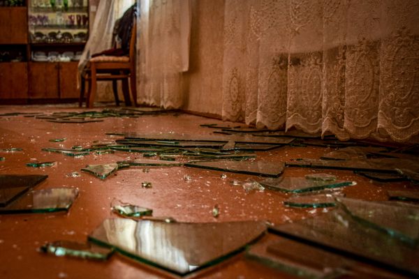 Повреждения в жилом доме, пострадавшем в результате обстрела в селе Дондар Гушчу Товузского района Азербайджана - Sputnik Азербайджан
