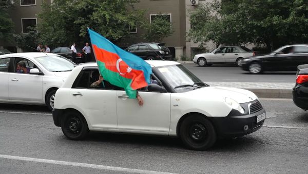 Один за всех: Баку окрасился в цвета национального флага - Sputnik Азербайджан