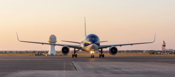 Пассажирский самолет AZAL - Sputnik Азербайджан