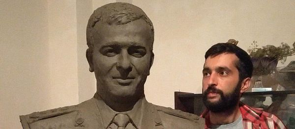 Студент четвертого курса Академии художеств Азербайджана Табриз Солтанлы  - Sputnik Азербайджан