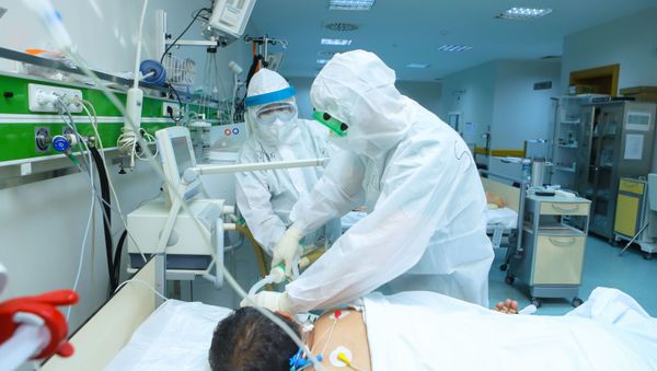 Медик в Госпитале Таможенного Комитета, фото из архива - Sputnik Азербайджан