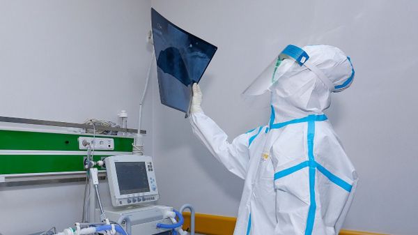 Медик в Госпитале Таможенного Комитета, фото из архива - Sputnik Азербайджан