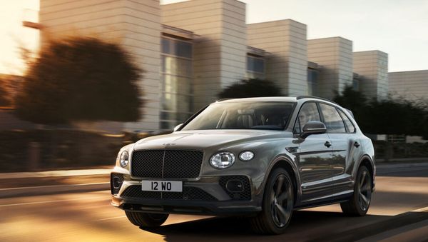 Когда мы увидим обновленные Bentley Bentayga? - Sputnik Азербайджан