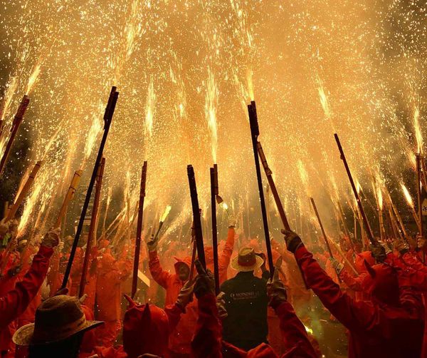 Снимок Demons lighting the sky испанского фотографа Fernando Merlo, получивший главный приз в номинации News/Events конкурса IPPAWARDS 2020 - Sputnik Азербайджан