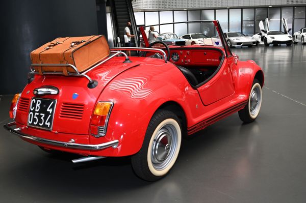 Автомобиль Fiat 500 в Автомобильном музее Турина - Sputnik Азербайджан