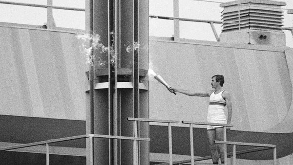 Факел московской олимпиады ушел с молотка - Sputnik Азербайджан