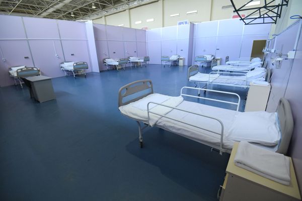 Говсанский олимпийский спортивный комплекс, переоборудованный в клинику модульного типа - Sputnik Азербайджан