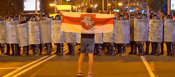 Протесты в Белоруссии: жаркая ночь после выборов  - Sputnik Азербайджан