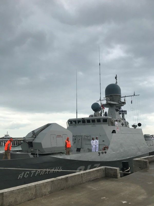Как в Баку встречали боевые корабли Каспийской флотилии РФ - фото - Sputnik Азербайджан