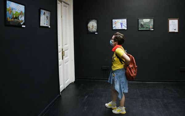 Посетители на выставке ADO Din və Elm (Религия и наука) - Sputnik Азербайджан