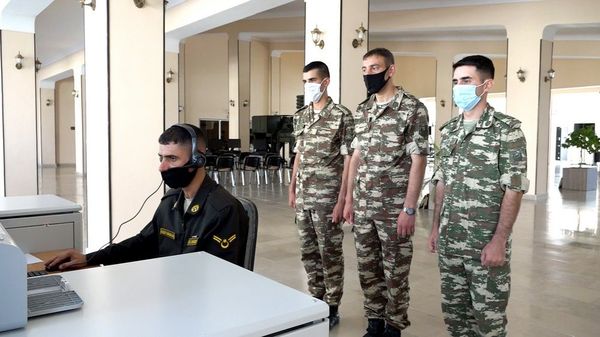 Танкисты в Нахчыване совершенствуют навыки вождения и стрельбы - фото - Sputnik Азербайджан