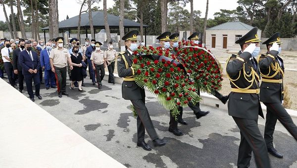 Церемония поминовения военнослужащих, павших шехидами в Товузских боях - Sputnik Азербайджан