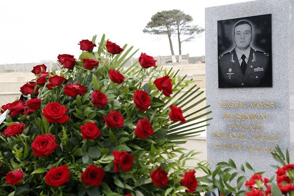 Церемония поминовения военнослужащих, павших шехидами в Товузских боях - Sputnik Азербайджан