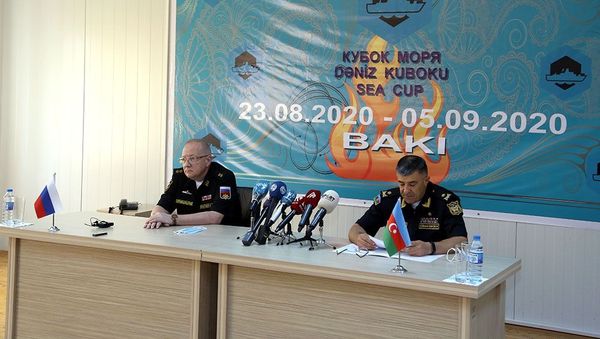 Azərbaycan HDQ-nin qərargahında Rusiya nümayəndə heyəti ilə görüş - Sputnik Азербайджан