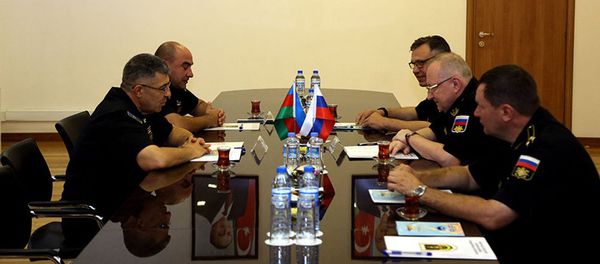 Azərbaycan HDQ-nin qərargahında Rusiya nümayəndə heyəti ilə görüş - Sputnik Азербайджан