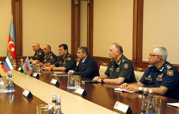 Гасанов и Шойгу обсудили военное сотрудничество России и Азербайджана - Sputnik Азербайджан