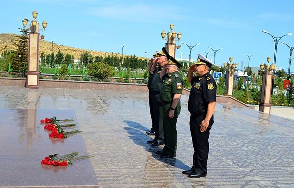 Заместители министров обороны Азербайджана и России провели встречу в Баку - Sputnik Азербайджан