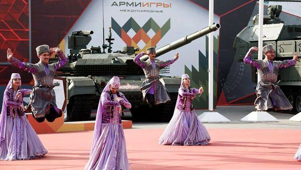 Азербайджанские военнослужащие на фестивале «Дружба без границ» в Москве - Sputnik Азербайджан