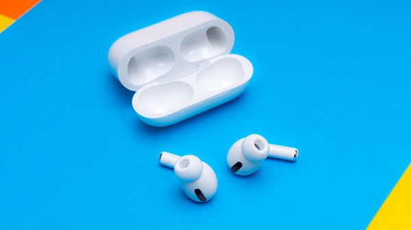 Когда поступят в продажу новые Airpods? - Sputnik Азербайджан