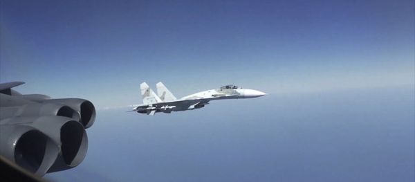 Мешают отрабатывать авиаудары: в США возмущены перехватами своих B-52 российскими истребителями - Sputnik Азербайджан
