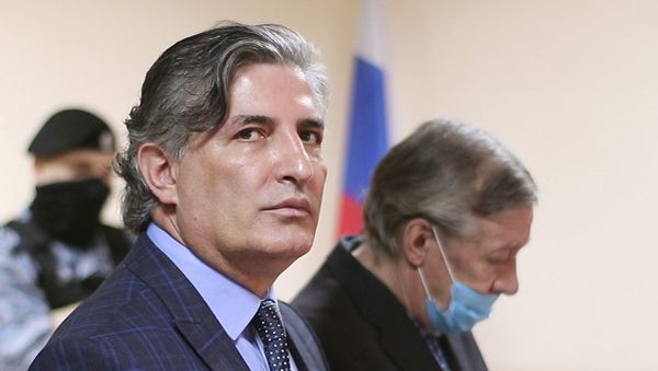 Адвокат Эльман Пашаев и его подзащитный актер Михаил Ефремов - Sputnik Азербайджан