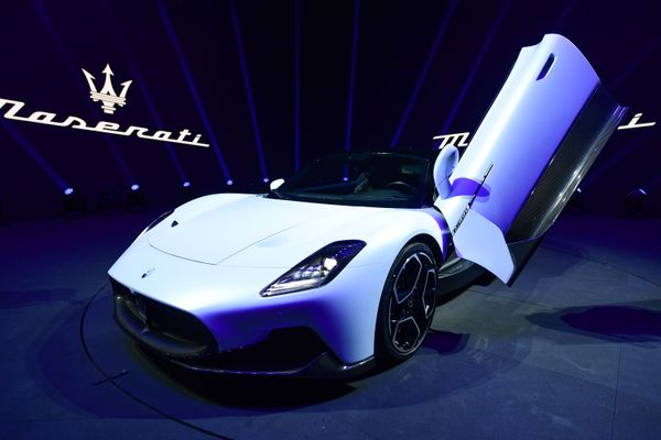 Презентация нового спорткара MC20 итальянской компании Maserati в Италии  - Sputnik Азербайджан