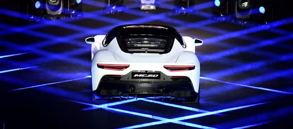 Презентация нового спорткара MC20 итальянской компании Maserati в Италии  - Sputnik Азербайджан