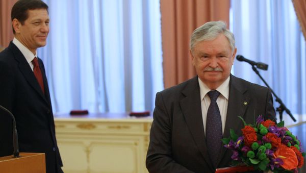 Председатель Российского детского фонда Альберт Лиханов - Sputnik Азербайджан