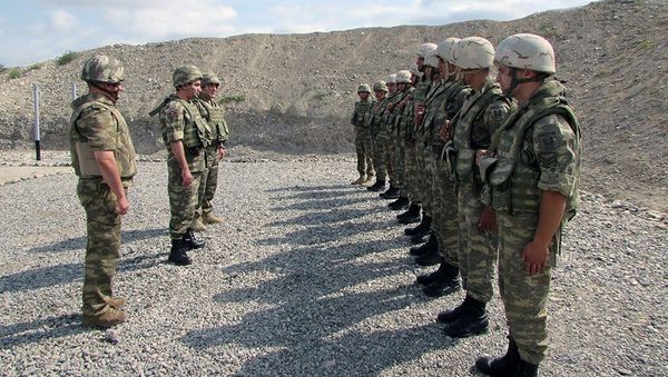 Cəbhəboyu zonada hərbi hissələr ziyarət olunub - Sputnik Азербайджан