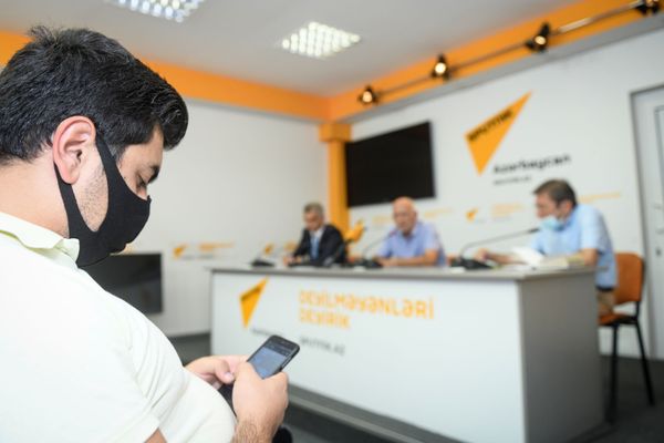 Во время пресс-конференции в Мультимедийном центре Sputnik Азербайджан - Sputnik Азербайджан