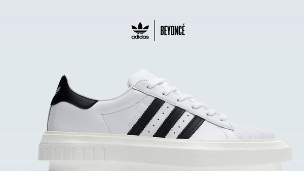 Бейонсе представила свою версию кроссовок в сотрудничестве с adidas Originals - Sputnik Азербайджан