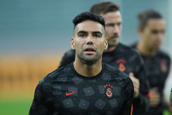 Türkiyənin Qalatasaray komandasının matçdan öncə məşqi - Sputnik Азербайджан