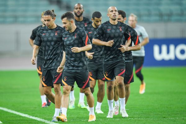 Türkiyənin Qalatasaray komandasının matçdan öncə məşqi - Sputnik Азербайджан