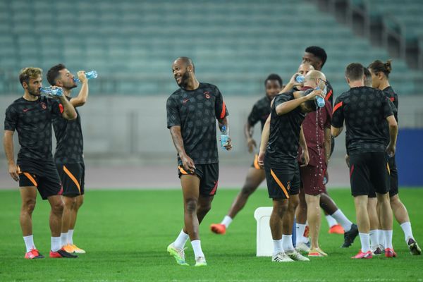Türkiyənin Qalatasaray komandasının matçdan öncə məşqi - Sputnik Азербайджан