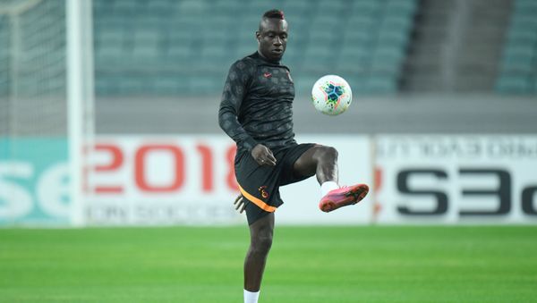 Türkiyənin Qalatasaray komandasının matçdan öncə məşqi - Sputnik Азербайджан