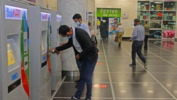 В Бакинском метро - Sputnik Азербайджан