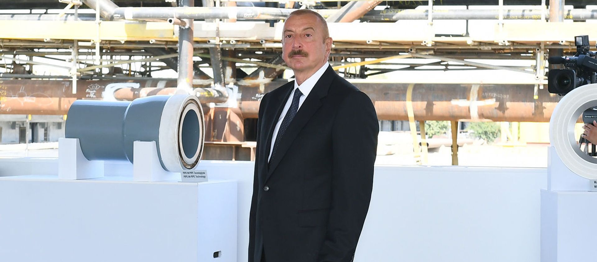 İlham Əliyev “Abşeron” yatağının təməlqoyma mərasimində iştirak edib - Sputnik Азербайджан, 1920, 27.04.2021
