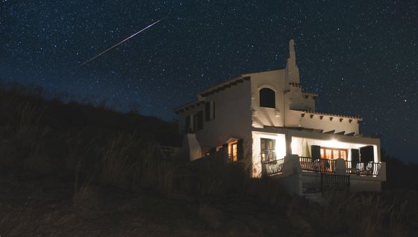 Звездное небо над островом Менорка в Средиземном море - Sputnik Азербайджан