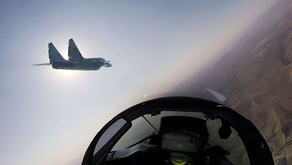 Учебно-боевые полеты ВВС Азербайджана - Sputnik Азербайджан