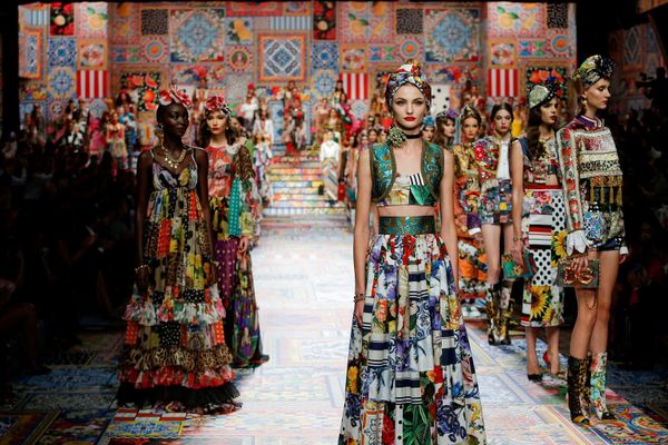 Показ коллекции Dolce & Gabbana во время Milan Fashion Week - Sputnik Азербайджан