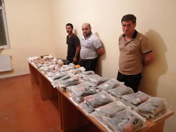 Пограничники выследили контрабандистов, чтобы взять их на территории Азербайджана - Sputnik Азербайджан