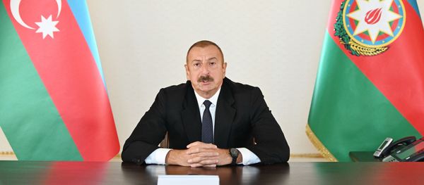Президент Азербайджана Ильхам Алиев обратился к азербайджанскому народу в эфире государственного телеканала АзТВ - Sputnik Азербайджан