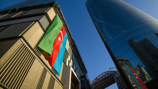 Флаги Азербайджана на улицах Баку. - Sputnik Азербайджан